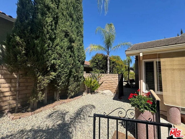 Building Photo - 7814 Woodhall Ave