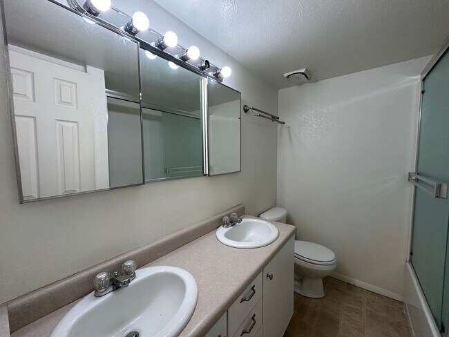 Building Photo - $800 Off First Month! Fort Collins Condo for Rent – Updated and Move-In Ready