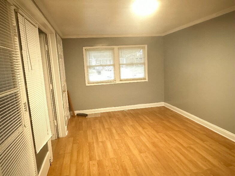 Building Photo - 1602 E Lexington Ave