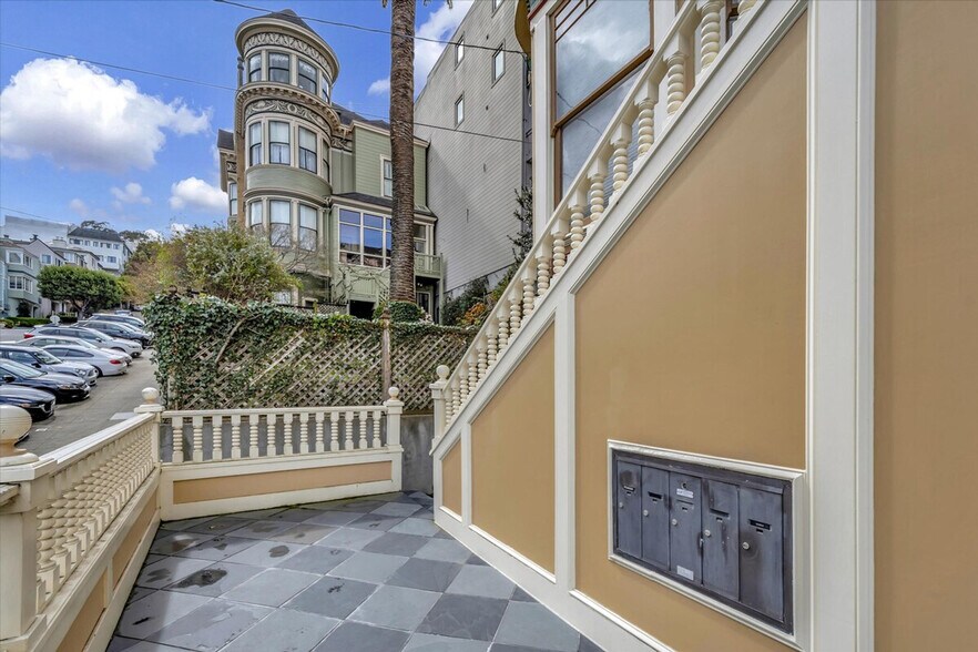 Building Photo - 2070 Pacific Ave