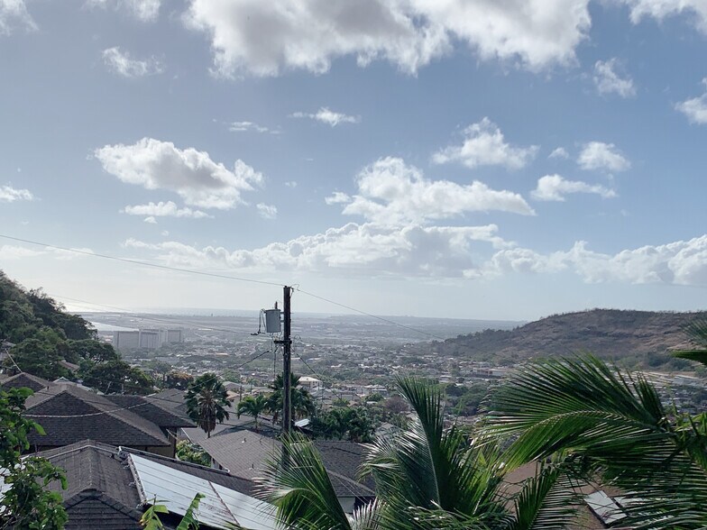 Building Photo - 1559 Puolani St
