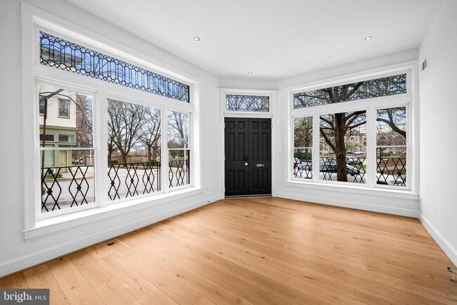 Building Photo - 1200 Bolton St