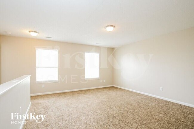 Building Photo - 699 Findlay Ln