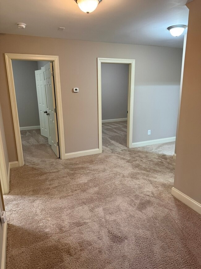 Building Photo - HUGE 5 Bedroom 3 Stroy Home with Fenced in...