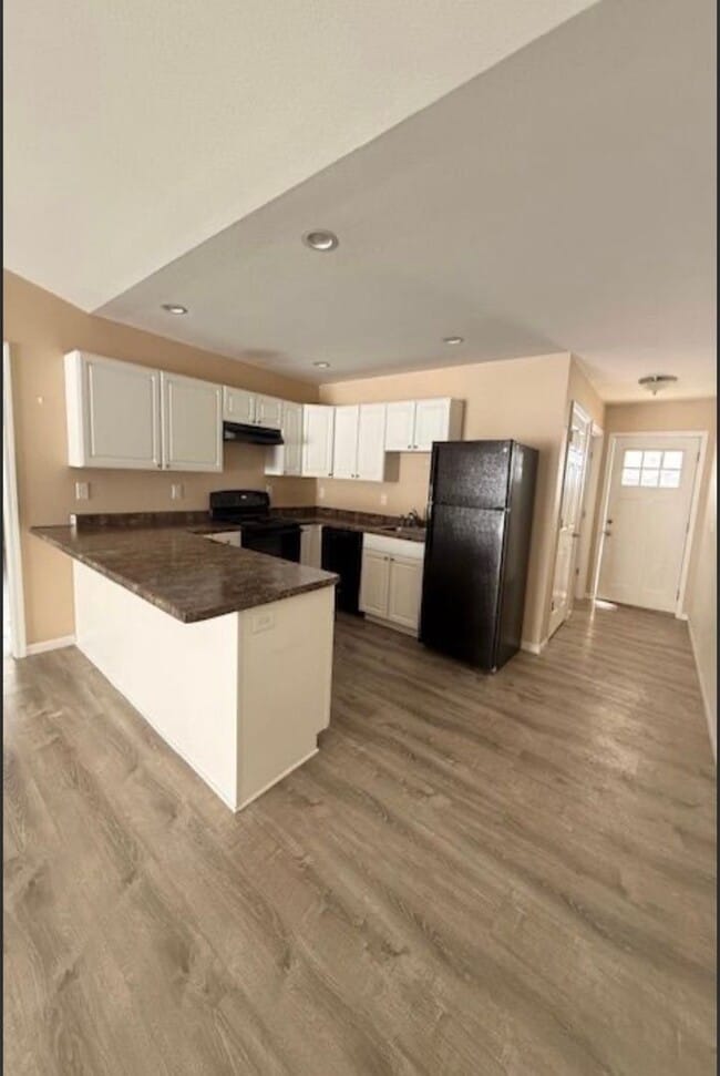 Building Photo - 2 Bedroom Duplex