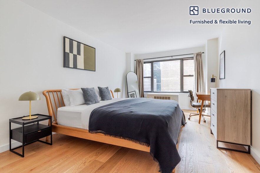 Building Photo - 279 E 44th St