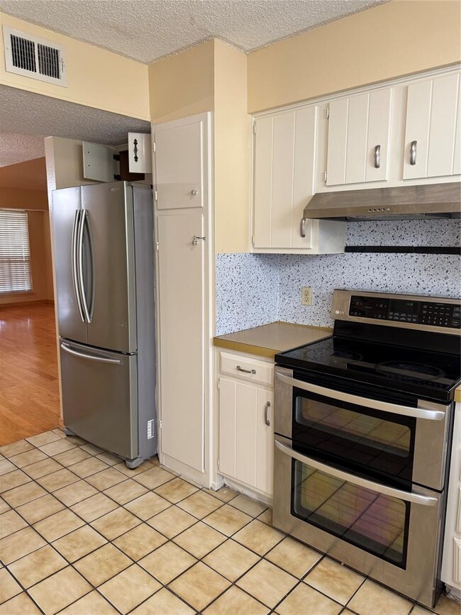 Building Photo - 1748 Timberwood Dr