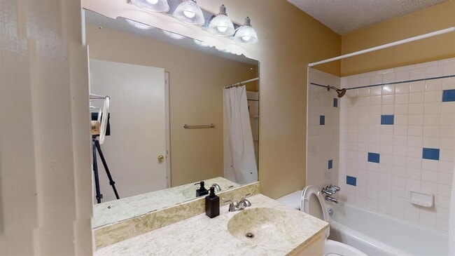 Building Photo - 9104 Quail Creek Dr