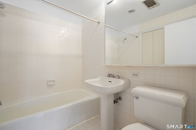 Building Photo - 1 Milbank Ave