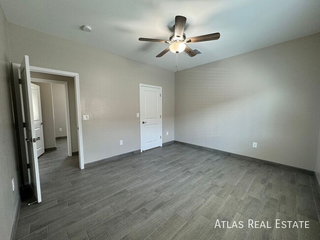 Building Photo - Brand New Duplex with move in special! 2be...