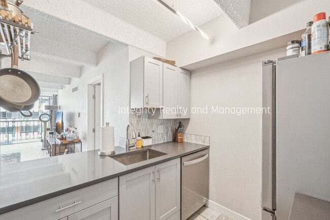 Building Photo - 777 N Washington St