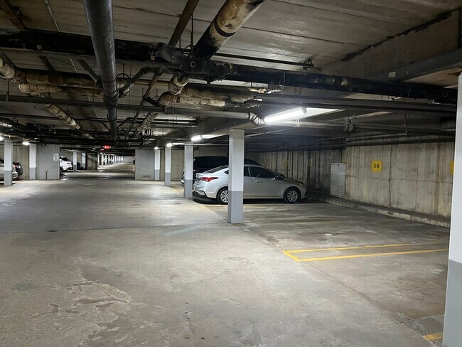 Building Photo - 5101 Carriage Way Dr