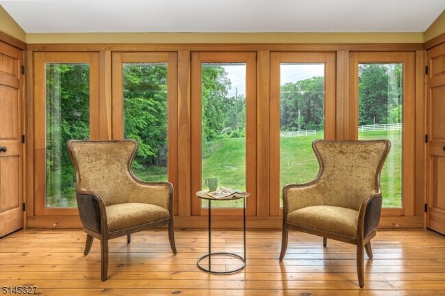 Building Photo - 36 Rocktown Hill Rd