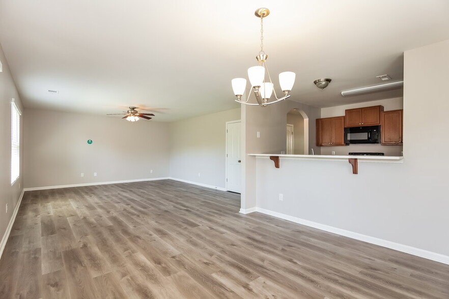 Building Photo - 4617 Esmeralda Drive