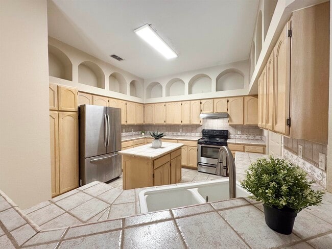 Building Photo - 3003 Edgefield Ct