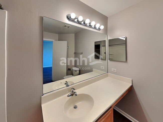 Building Photo - 300 Annandale Dr