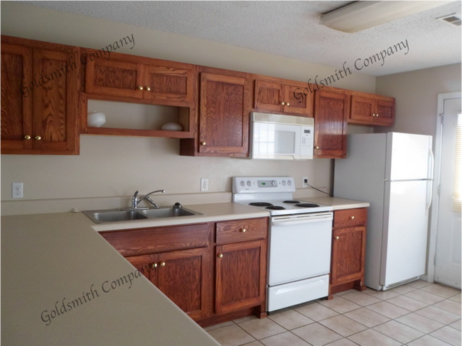 Building Photo - "3-Bed Duplex with 2 Full Baths at 209-A Springfield Circle, Easley!"