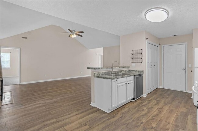 Building Photo - 1315 Sweetwater Ct