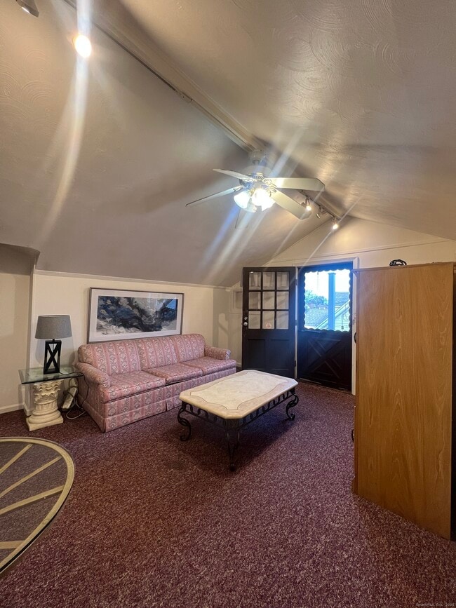 Building Photo - 466 Derby Ave