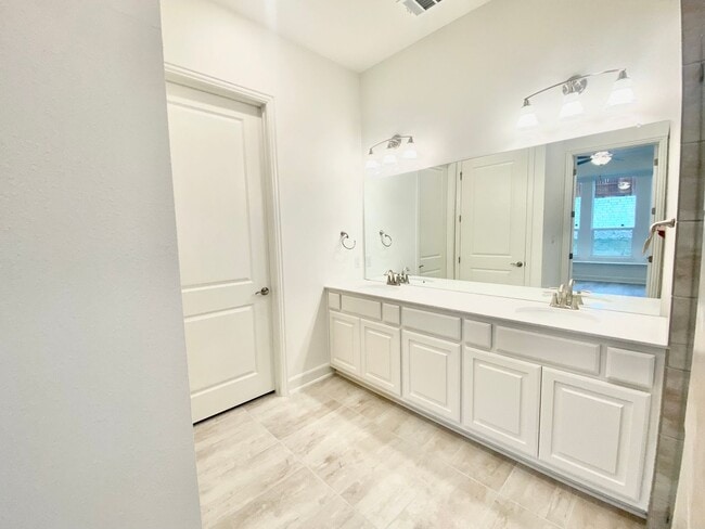 Building Photo - 6009 Cimarron Rdg Ln