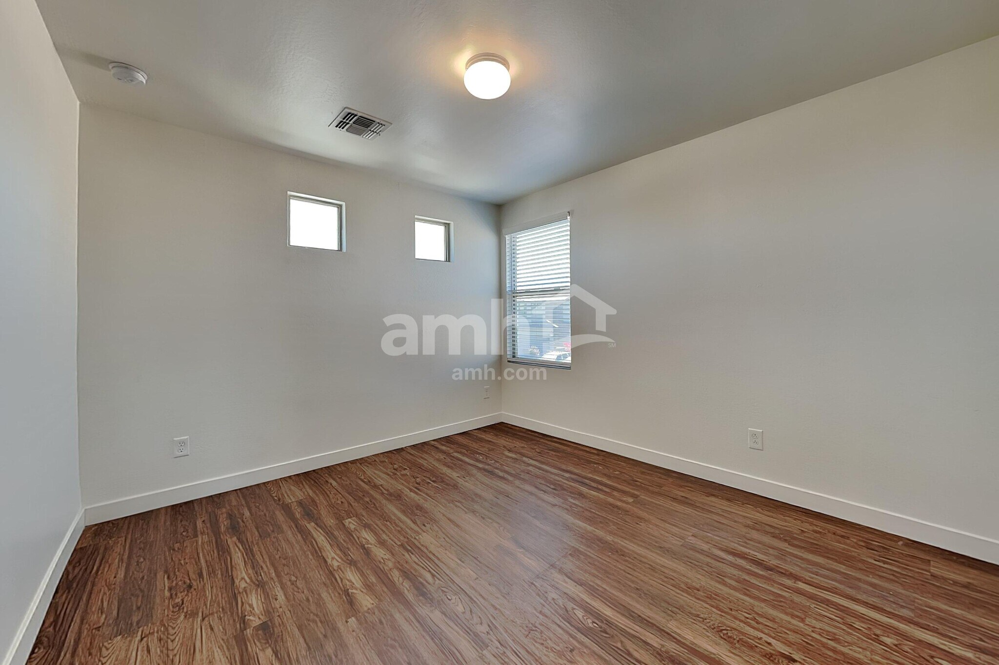 Building Photo - 4206 S 105th Dr