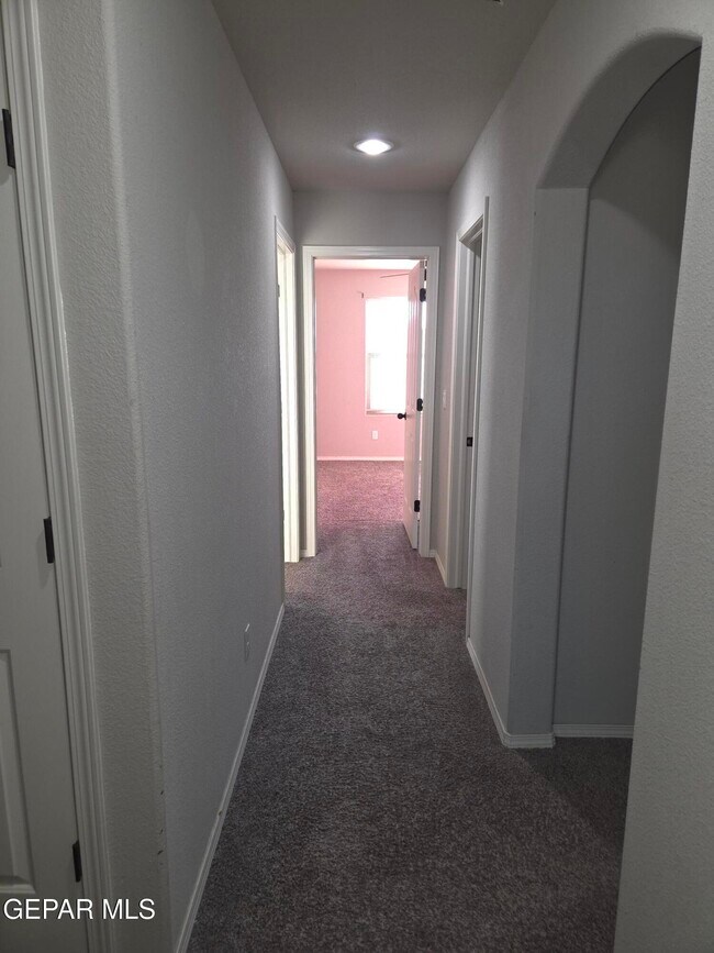 Building Photo - 1028 Aeronaut Pl