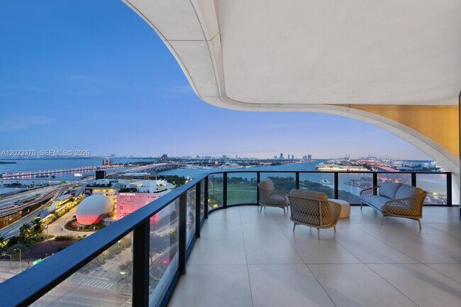 Building Photo - 1000 Biscayne Blvd