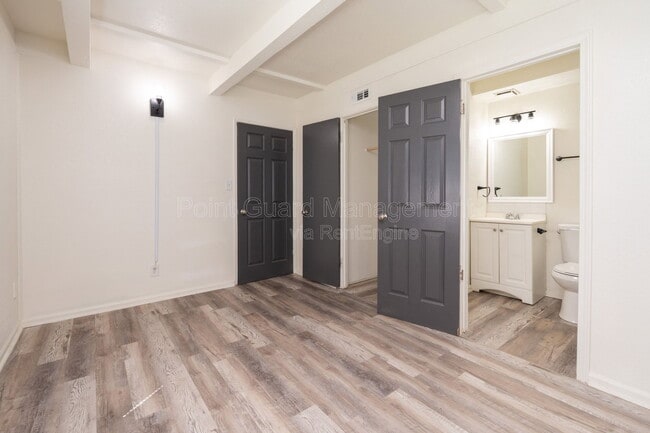 Building Photo - 1325 W Dora St