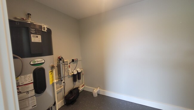 Building Photo - 3 bedroom, 2 Bath Home in Ainaloa Subdivision