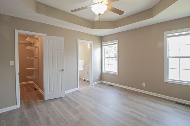 Building Photo - 2945 Core Dr