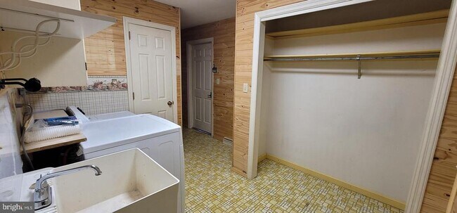 Building Photo - 151 Bollinger Rd