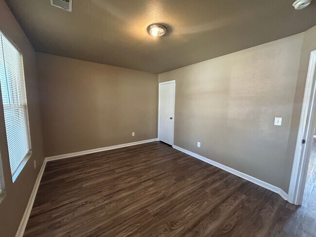 Building Photo - 222 Harold Murphy Dr