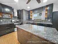 Building Photo - 736 N Kuakini St