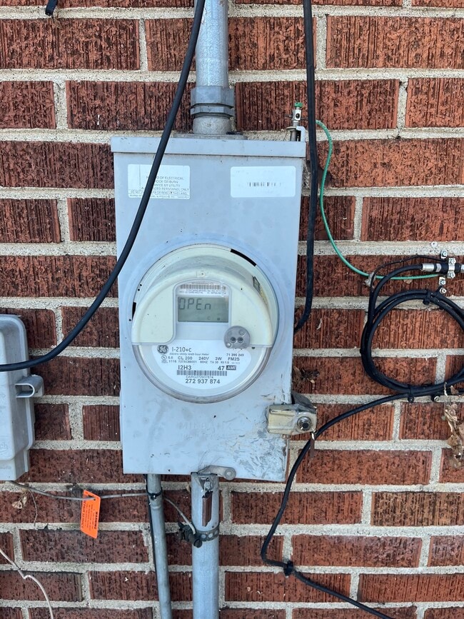 Building Photo - 335 N Fairmont Ave