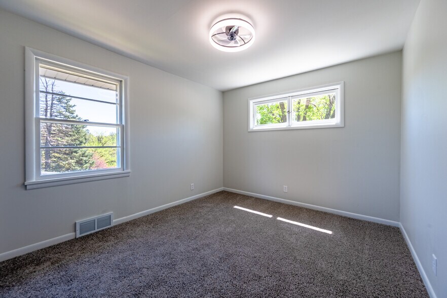 Building Photo - 4670 Frederick St