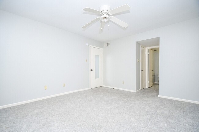 Building Photo - 8433 Hearth Dr