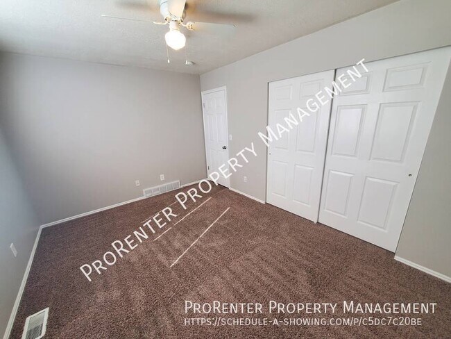 Building Photo - 4252 S Midland Dr