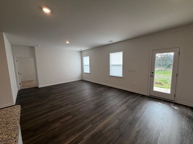 Building Photo - Beautiful 3 Bed 2 Bath New Construction Home in Shelbyville