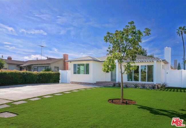 Building Photo - 11323 Utopia Ave