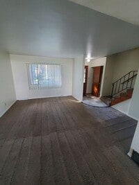 Building Photo - 650-670 S 60th St. (9 Unit)