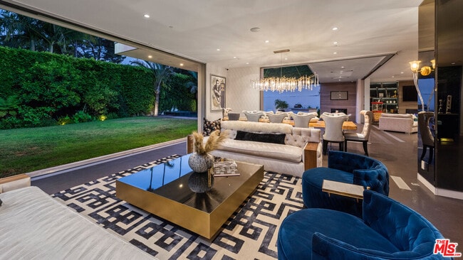 Building Photo - 1111 Sierra Alta Way