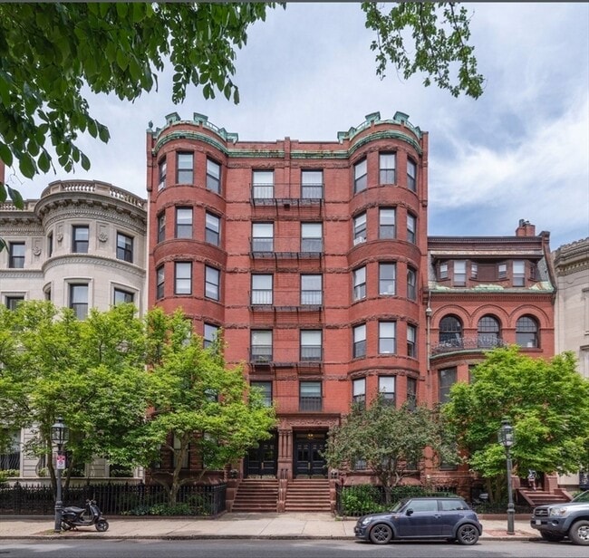 Building Photo - 293-295-295 Commonwealth Ave