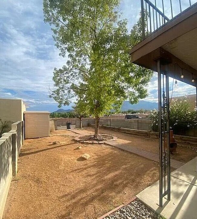 Building Photo - 2 Bed 2 Bath-NE Heights Townhome-Available September 1
