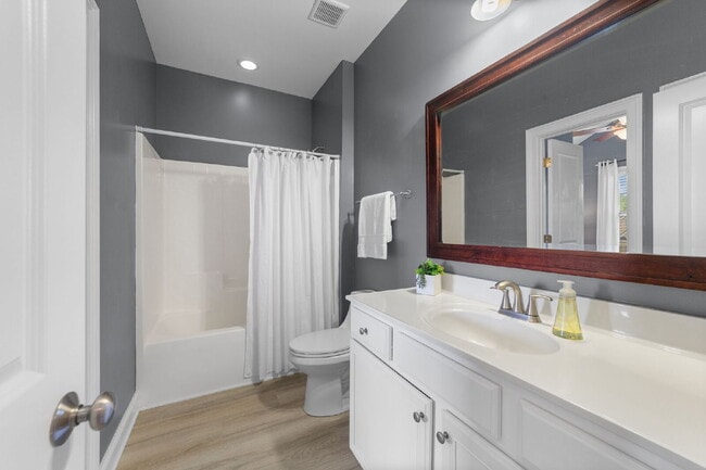 Building Photo - Charming Craftsman Home in the Heart of Apex | Renovated Kitchen, Fenced Yard, Garage & Lawn Care...