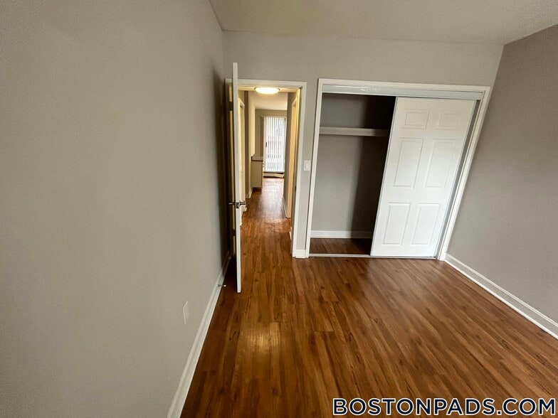 Building Photo - 1 Bronsdon St