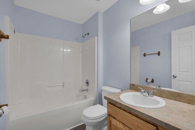 Building Photo - 3/2 Home In Silver Springs Shores