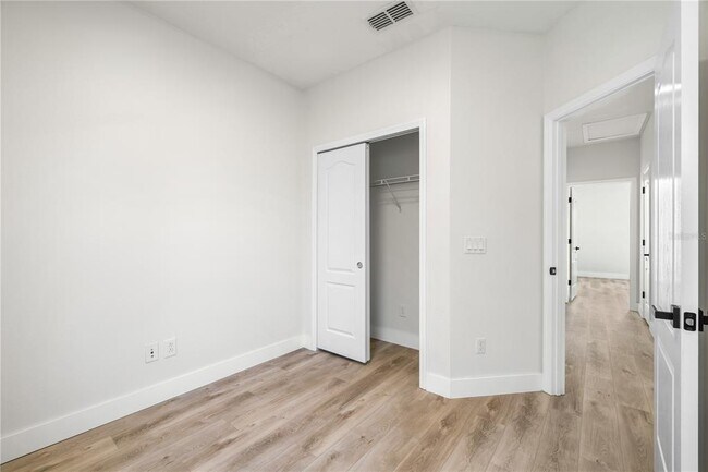 Building Photo - 7819 Hardenton St