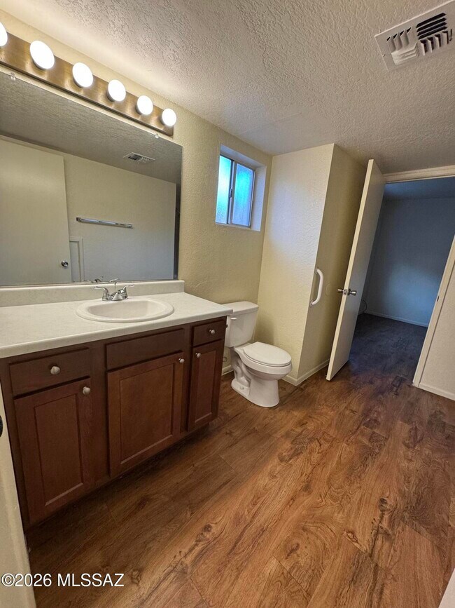 Building Photo - 5200 W Wood Owl Dr
