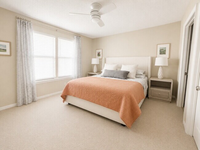 Building Photo - Furnished Condo! Gorgeous! Near beaches and shopping!