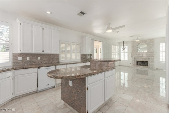 Building Photo - 3030 Cooper Creek Dr